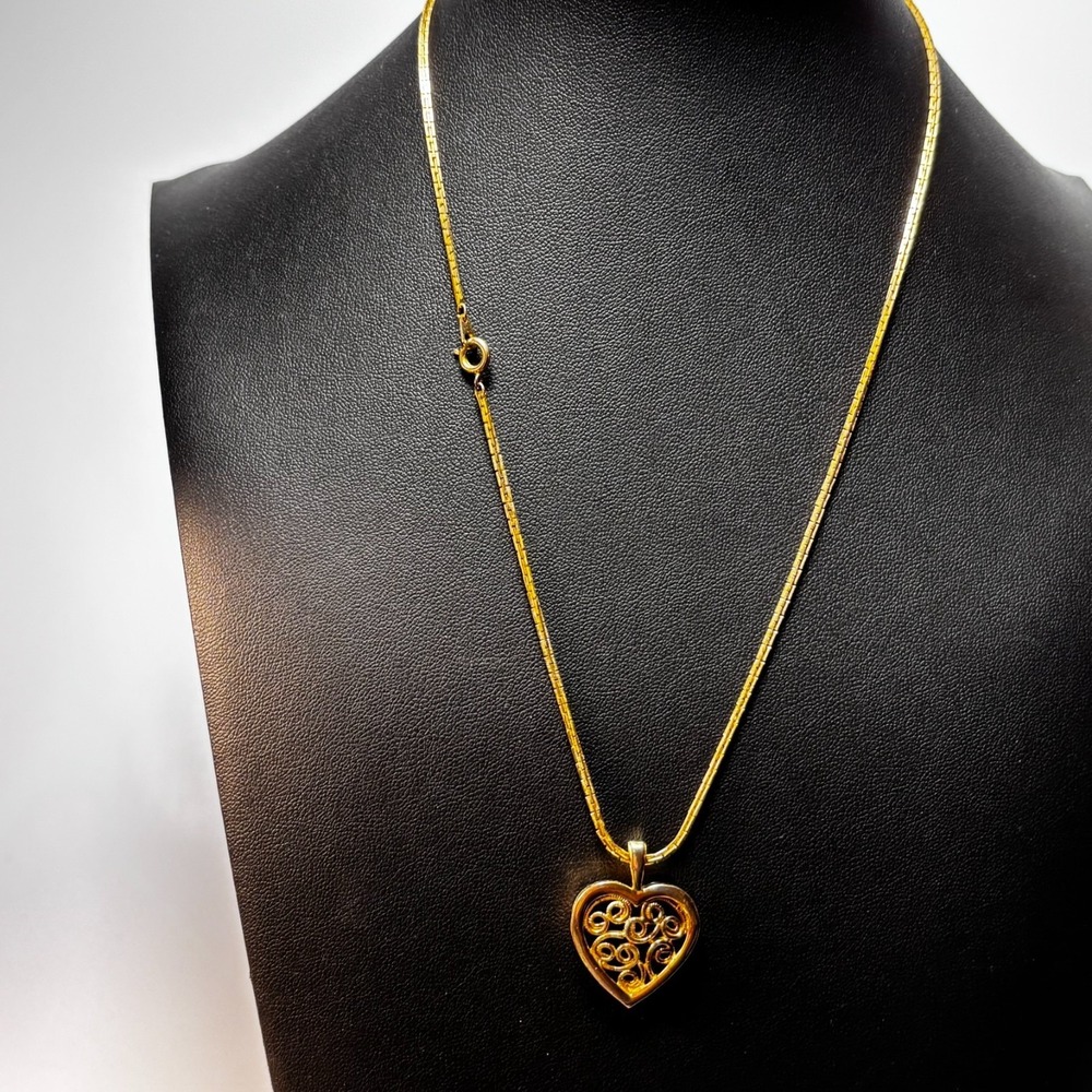 Pendant Necklace Gold Tone Delicate Filigree Heart Pendant - Picture 7 of 8